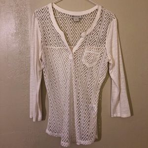 Long sleeve, hole pattern